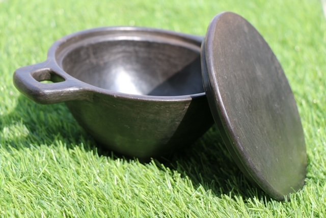 Bowl with Lid
